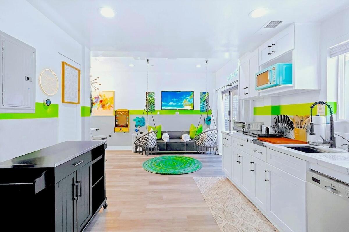 F- Poppin Noho Pad- Hottub, 2-units, 15m U-studios * Los Angeles