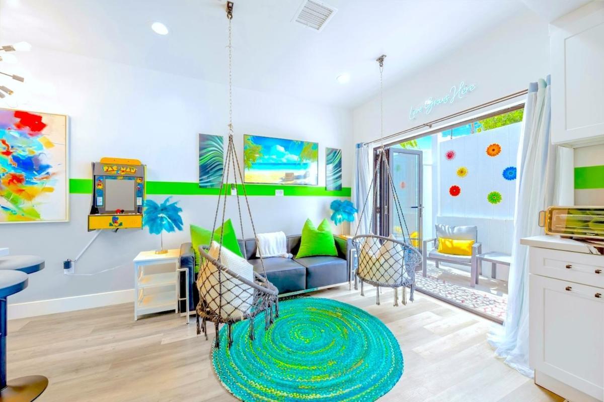 Apartment F- Poppin Noho Pad- Hottub, 2-units, 15m U-studios